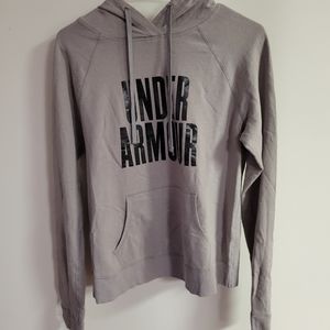 Woman's Under Armor hoddie (Medium)